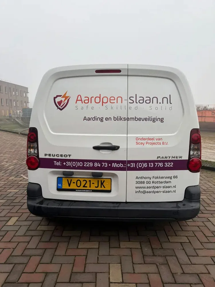 Bus Aardpen-slaan achterkant Aardpen slaan Weert